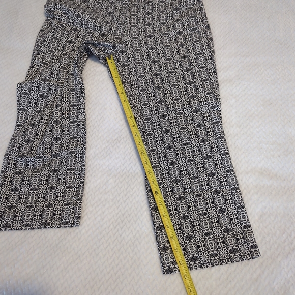 Chico's Pants Black White Zipper Pockets Cropped Ankle Stretch Size 1.5T… - Picture 6 of 8